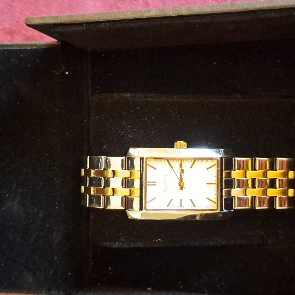 Bulova ladies watch 98L202